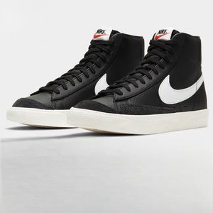 NIKE BLAZER MID '77 VINTAGE BLACK/WHITE - size 7.5